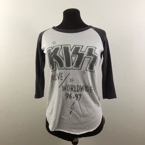 JUNK FOOD | Kiss Baseball Tee